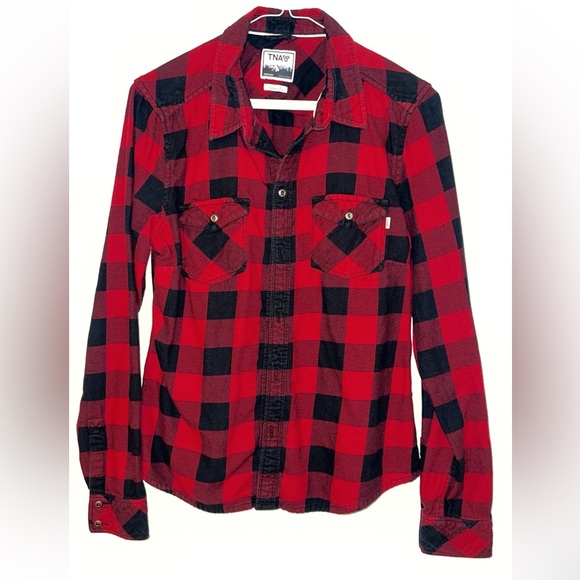 Aritzia TNA Banff plaid flannel button down red - Picture 2 of 3